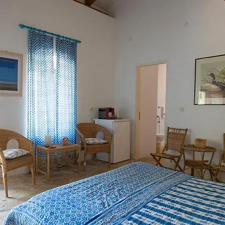 Paxos' - Pool & Ac *